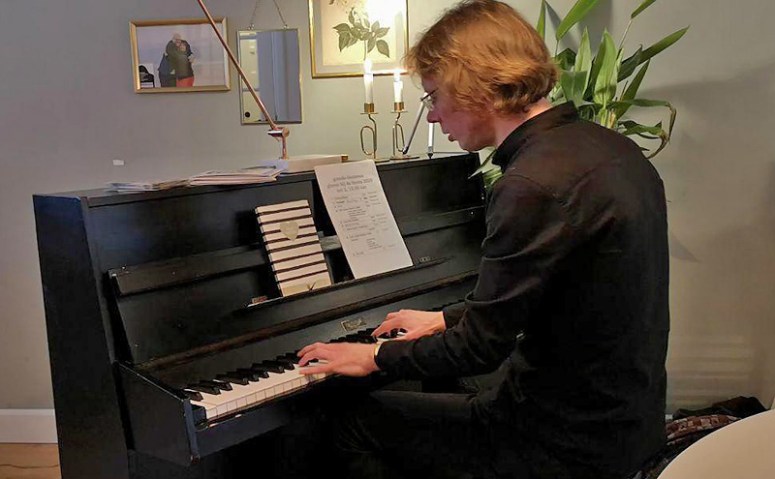 Frans op Gluren bij de Buren